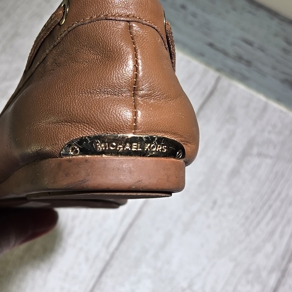 Michael Kors MK Leather Slip On Loafers Brown Size 8M Logo Tag Preppy Schoolgirl - Picture 5 of 7